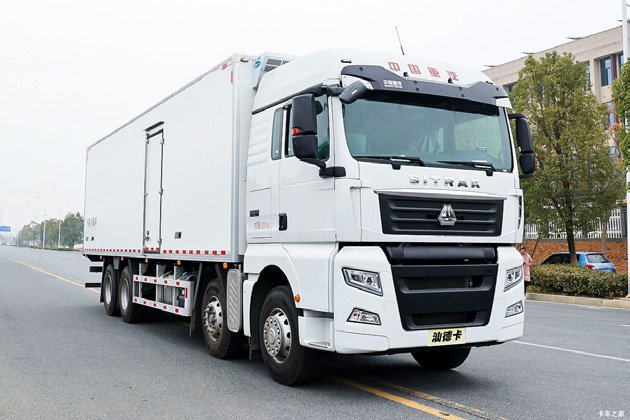 HOWO 8×4 · Refrigerated Truck