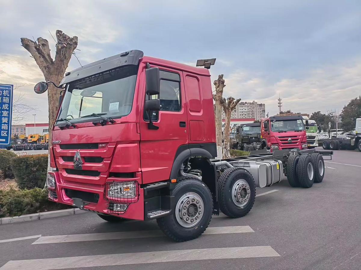 Cab & chassis